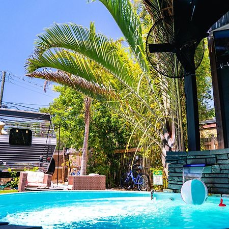 World Solo Travel'S Welcomed At St Pete Home St. Petersburg Ngoại thất bức ảnh